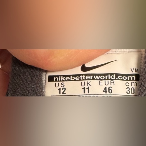 Nike Dark Gray Neon Running Sneaker Men Sz 12 - Picture 9 of 11